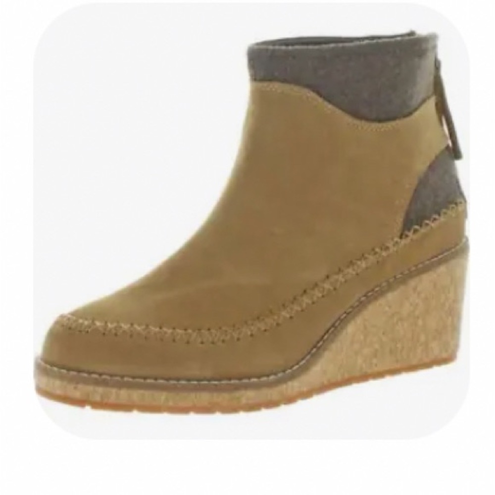 Pendleton Women's Arago
Wedge Waterproof Suede